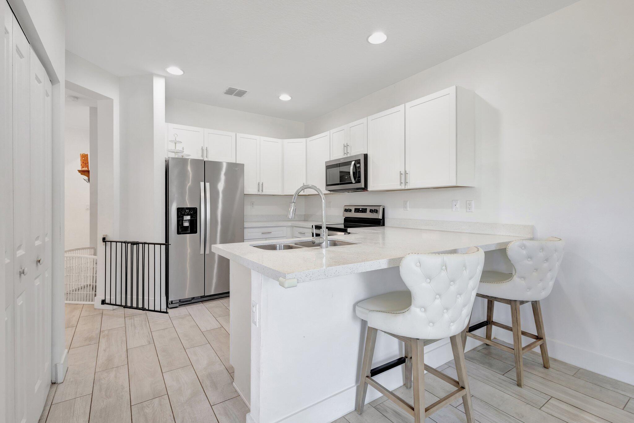 Property Photo: 4006 Sequoia Place W FL 33410