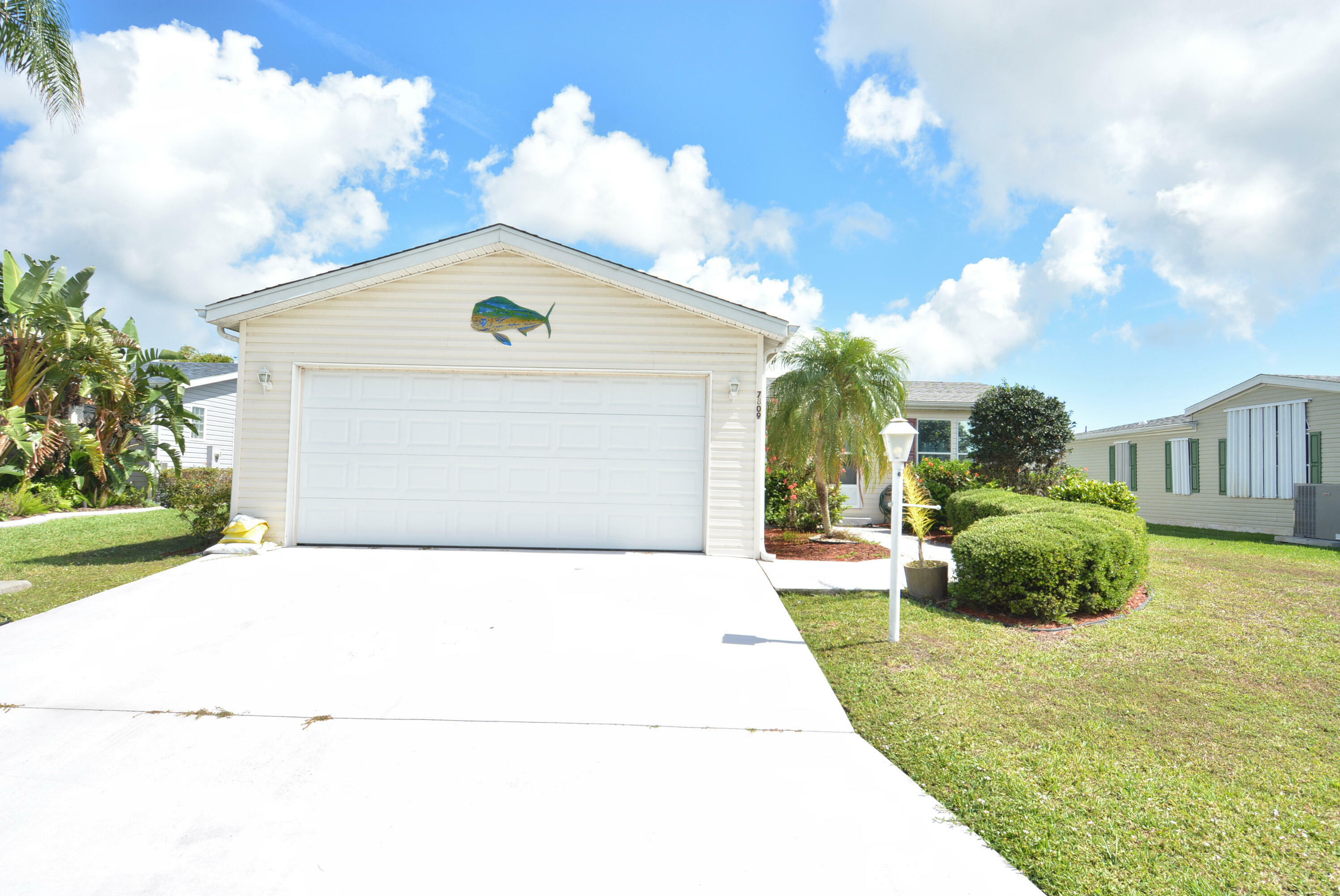 Property Photo: 7809 Horned Lark Circle FL 34952