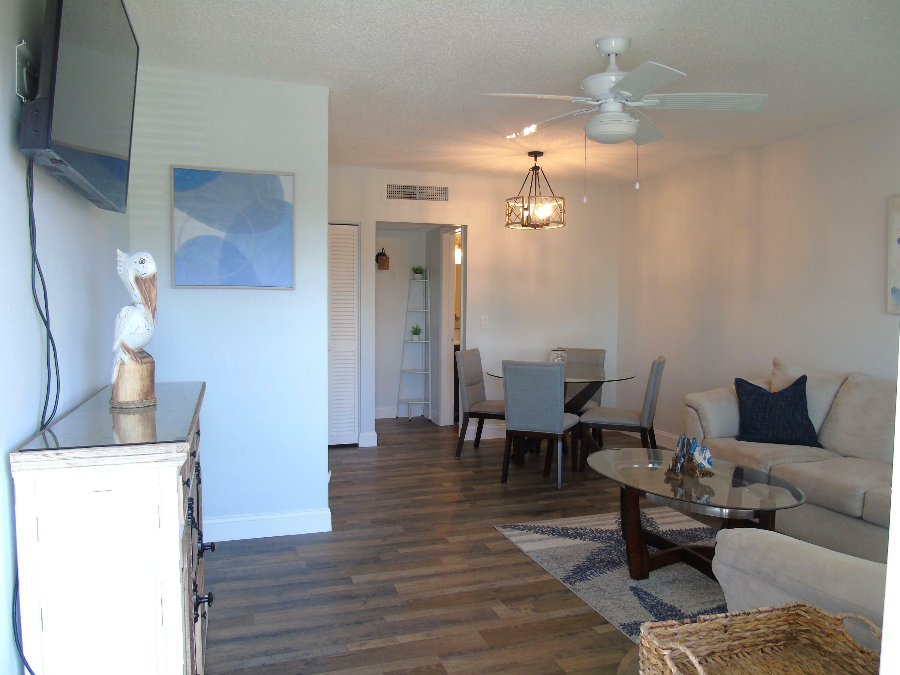 Property Photo: 309 Circle Drive S 204 FL 33435