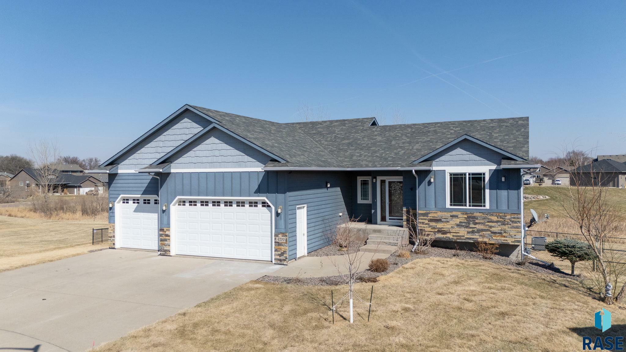 Property Photo: 4200 W Mindy Cir SD 57108