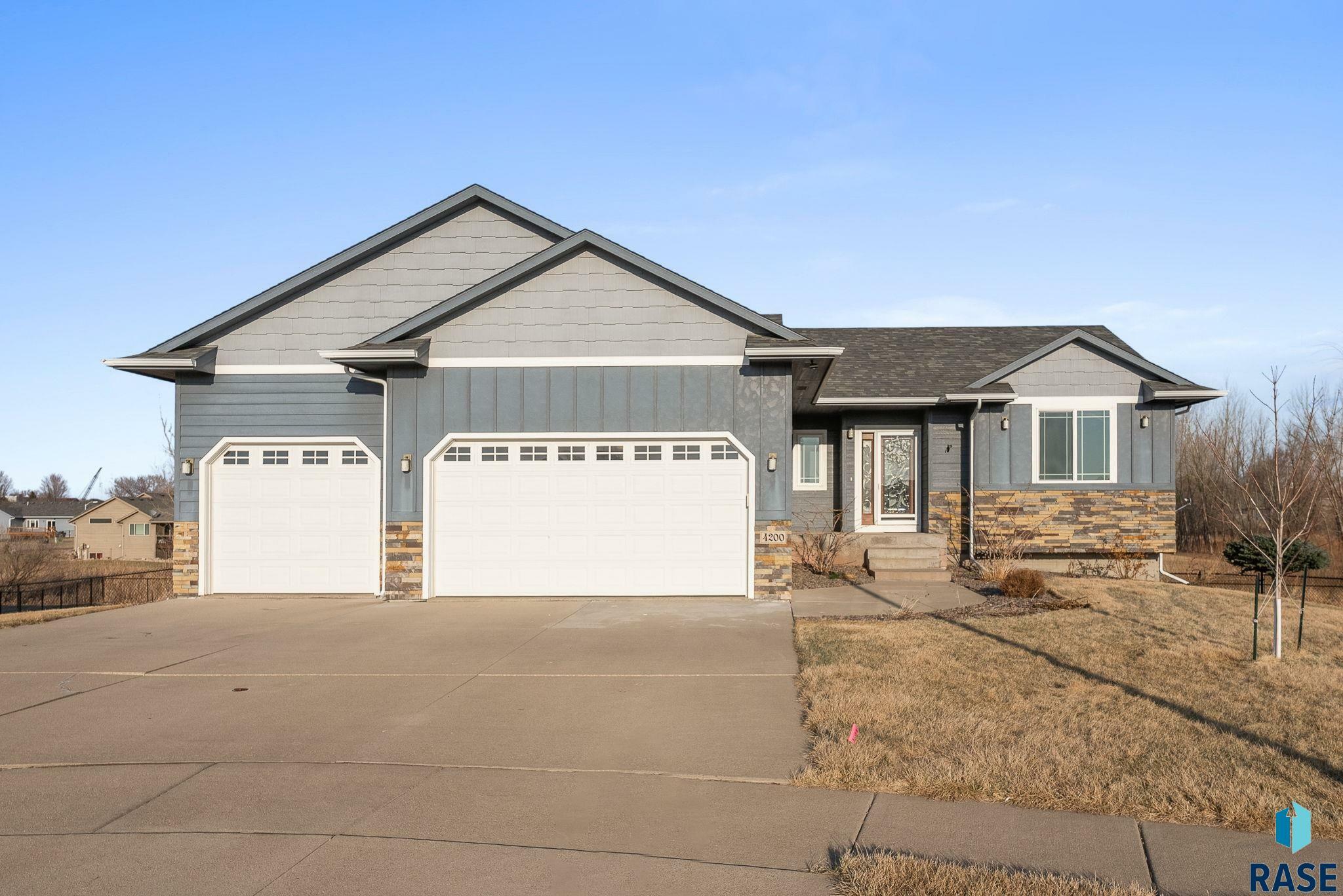 Property Photo: 4200 W Mindy Cir SD 57108