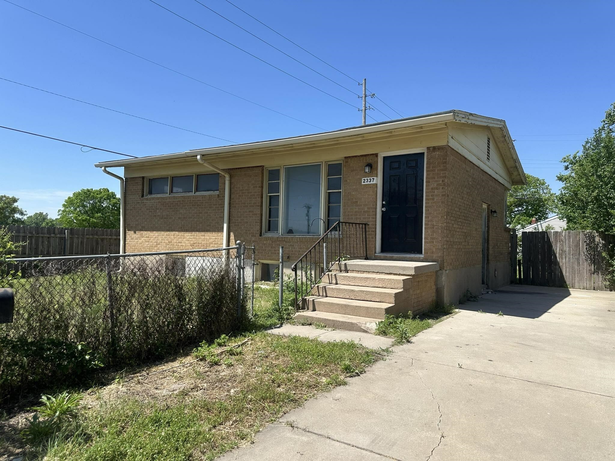 Property Photo: 2337 S Glenn Ave KS 67213