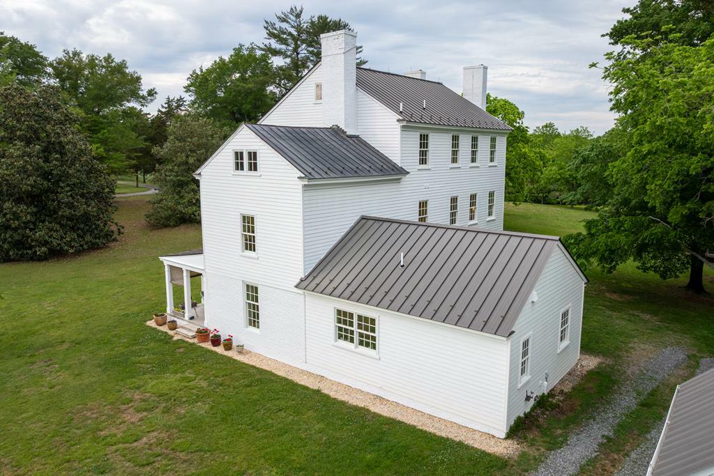 Property Photo: 3276 Buckingham Springs Road VA 23936
