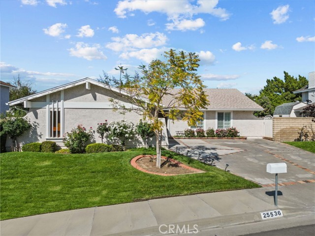 Property Photo:  25536 Old Course Way  CA 91355 