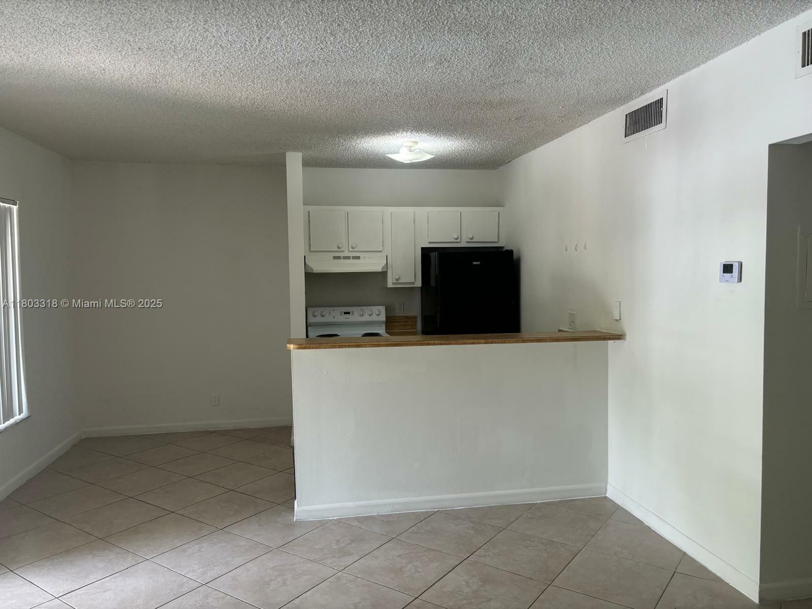 Property Photo: 4007 N University Dr 212 FL 33351