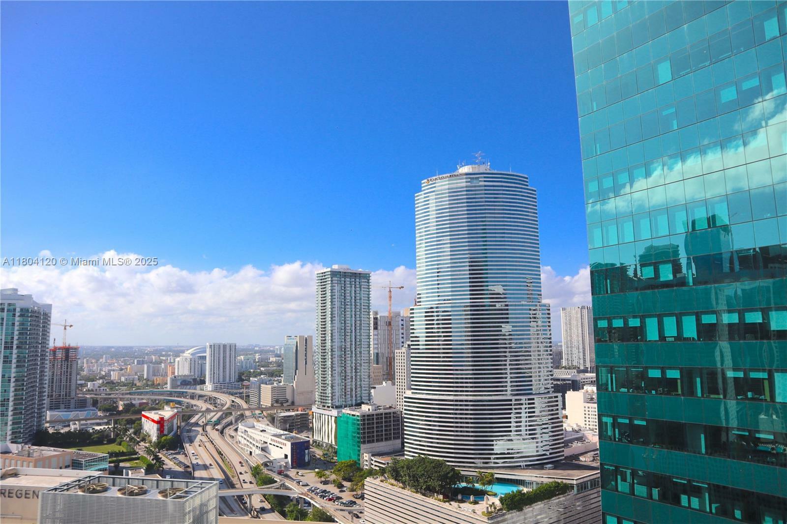 Property Photo: 200 Biscayne Blvd Wy 3309 FL 33131