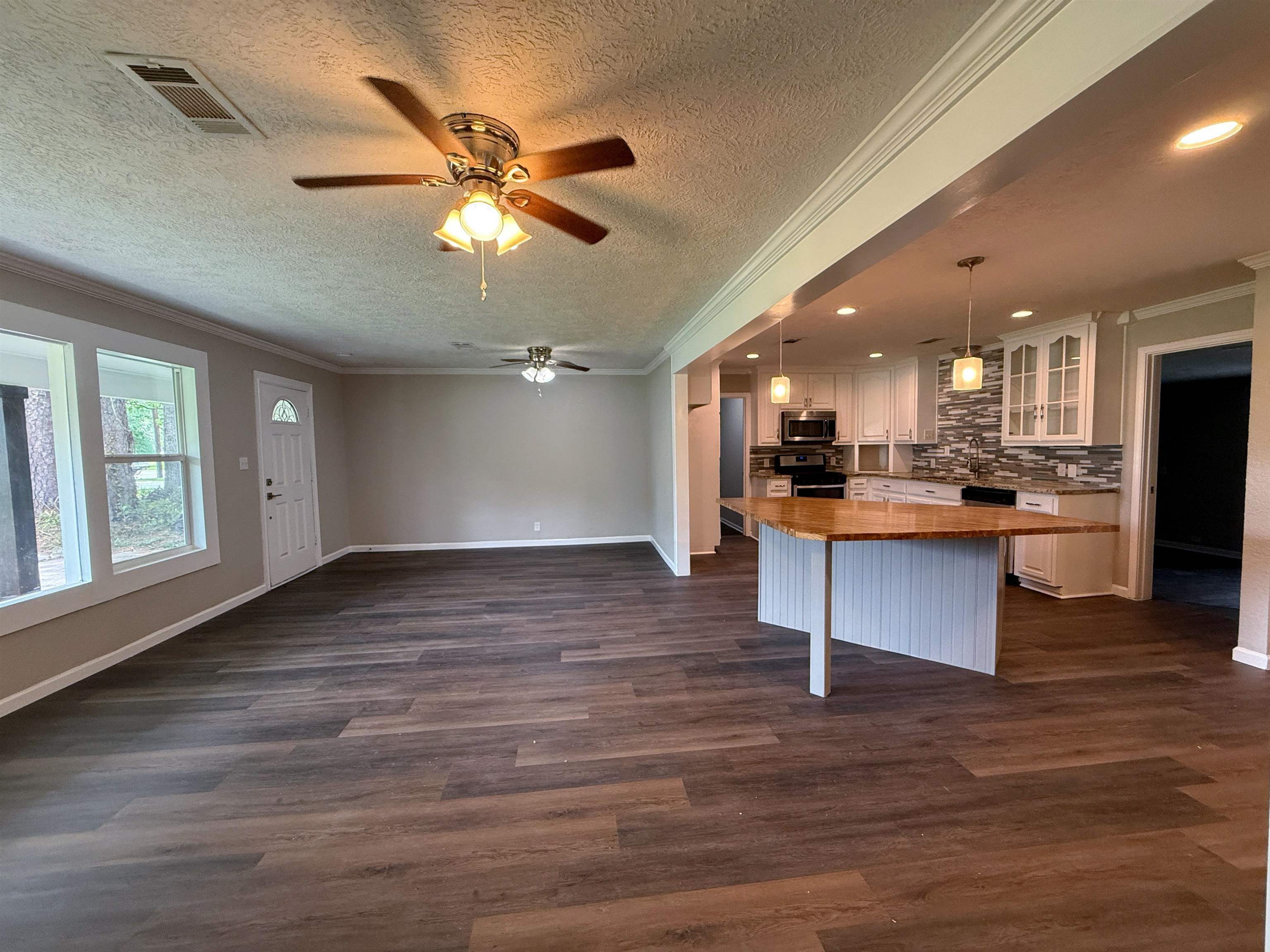 Property Photo: 2370 Central TX 77706