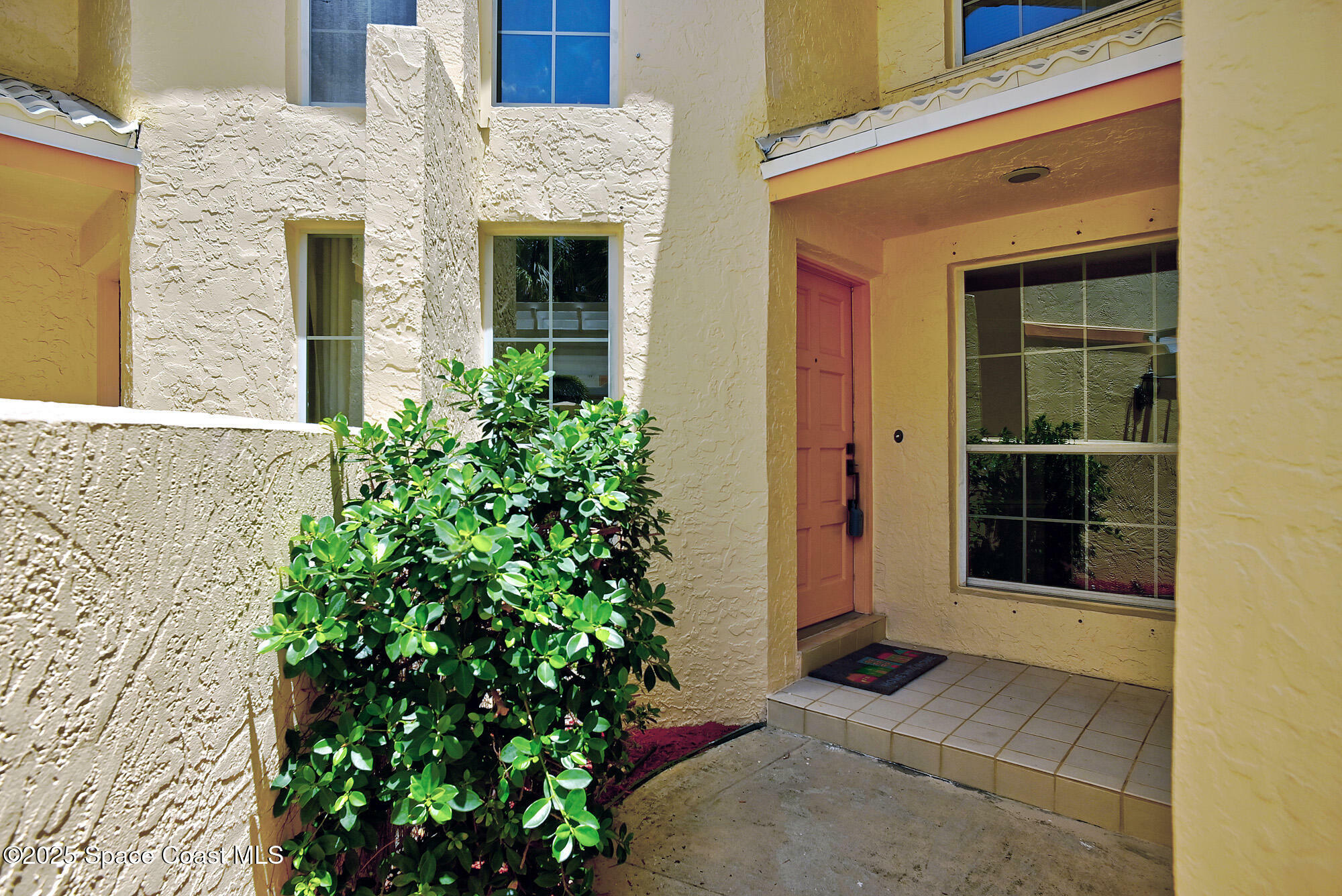 Property Photo: 2287 Venetia Place FL 32903