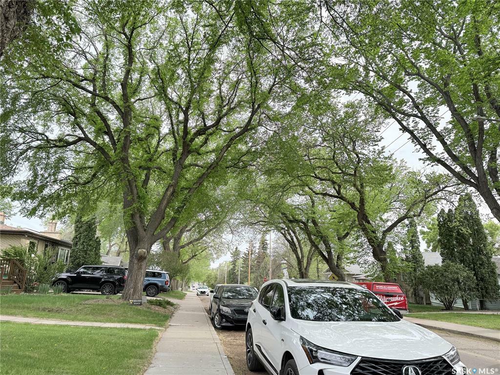 Property Photo: 418 L Avenue N SK S7L 2P7