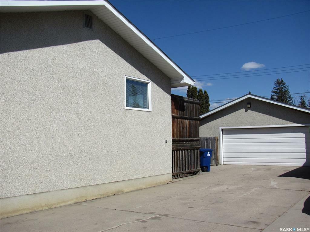 Property Photo:  126 O'Neil Crescent  SK S7K 1H2 
