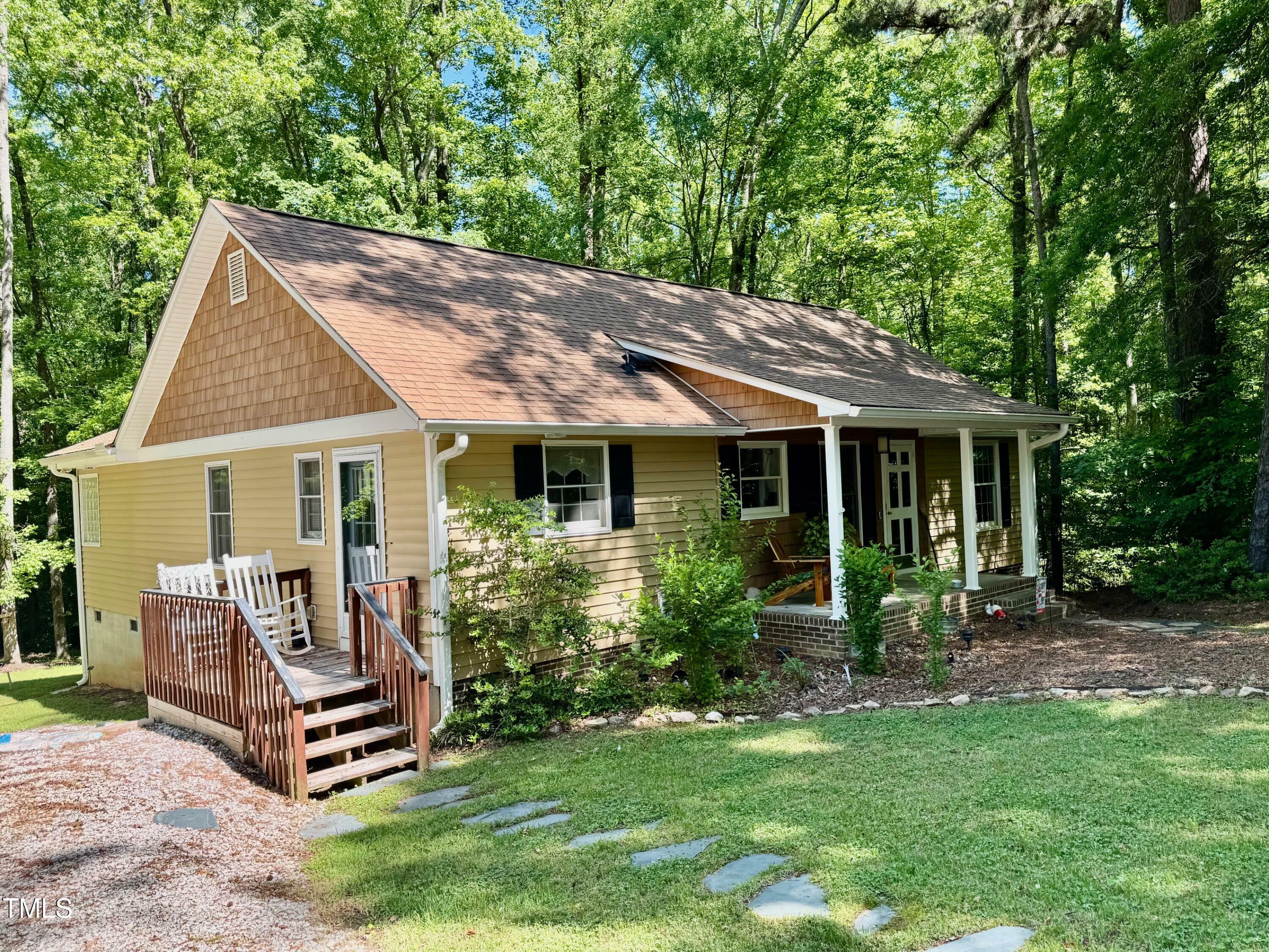 Property Photo: 96 Holly Circle NC 27537