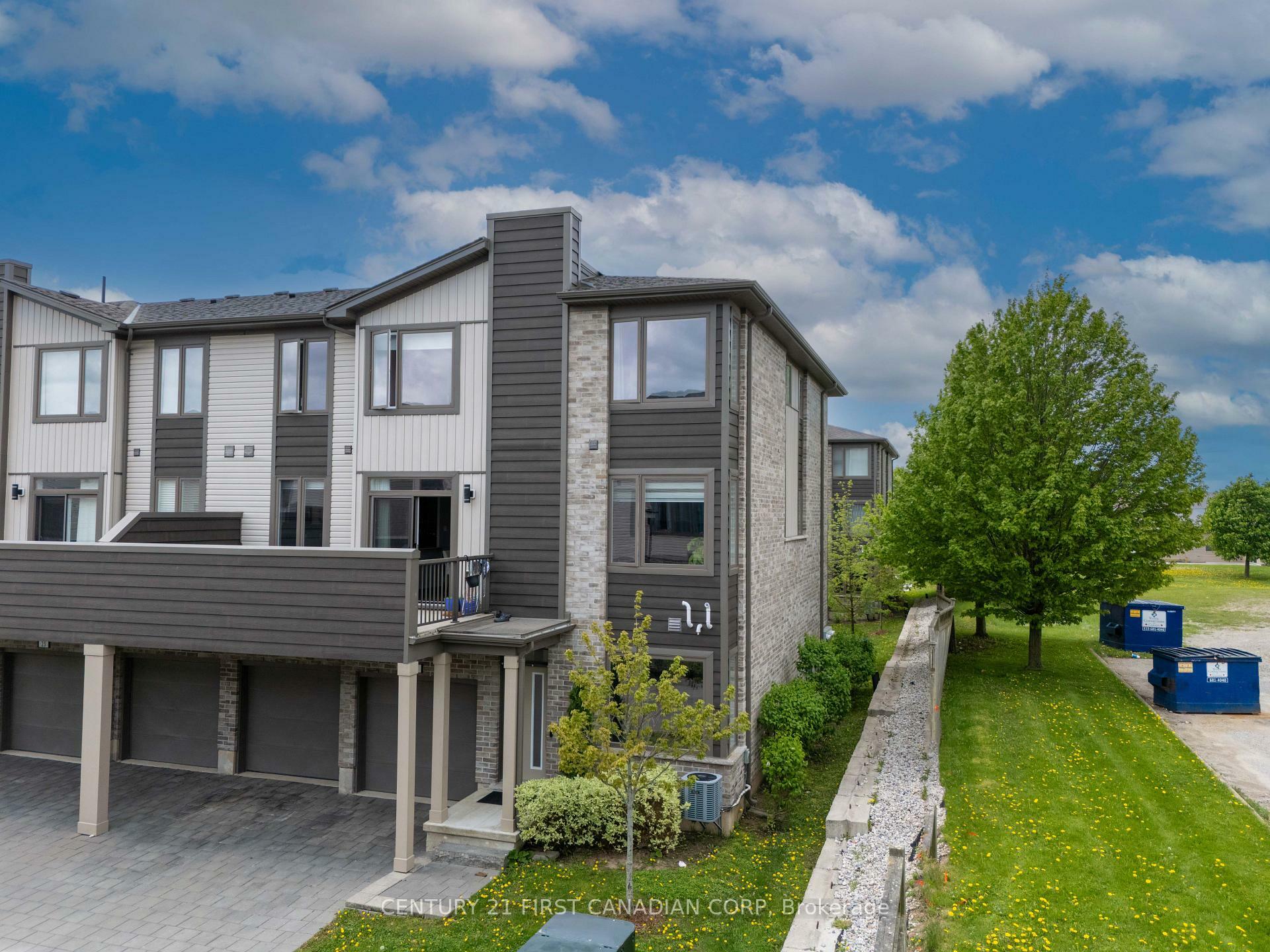 Property Photo: 2070 Meadowgate Boulevard 25 ON N6M 0H5