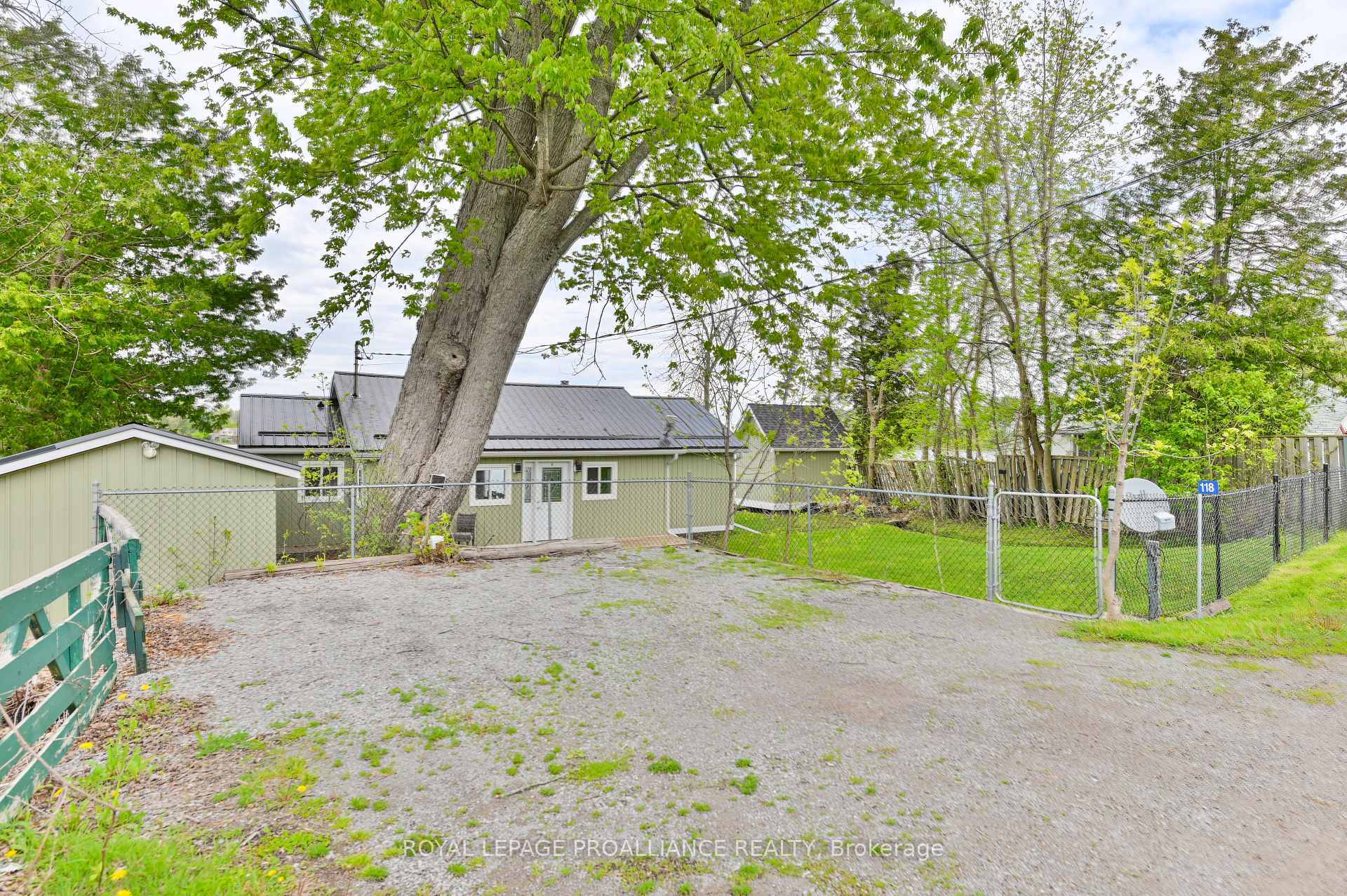 Photo de la propriété: 118 Oak Lake Road ON K0K 3E0
