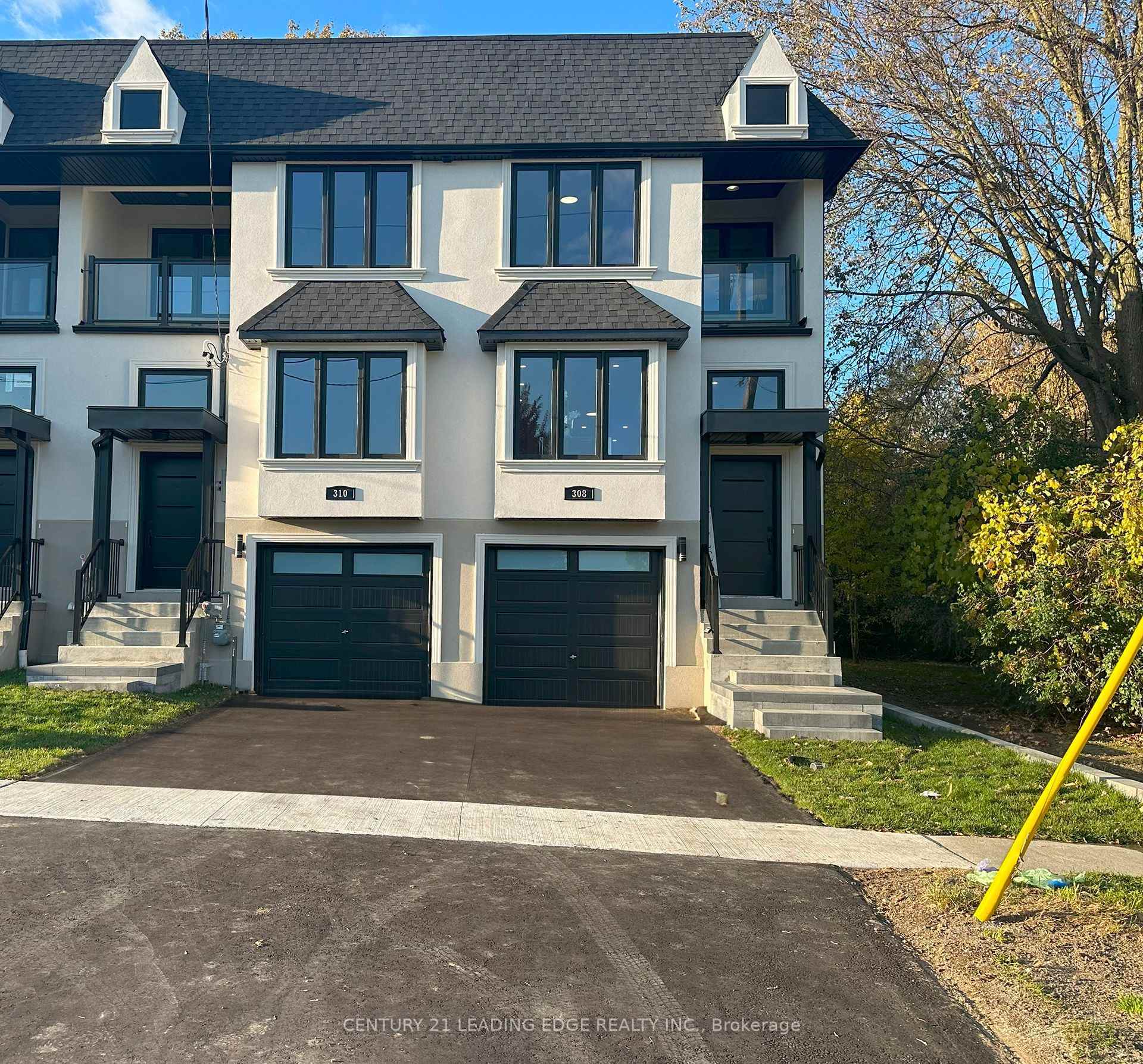 308 Anderson Avenue  Oshawa ON L1J 2N7 photo