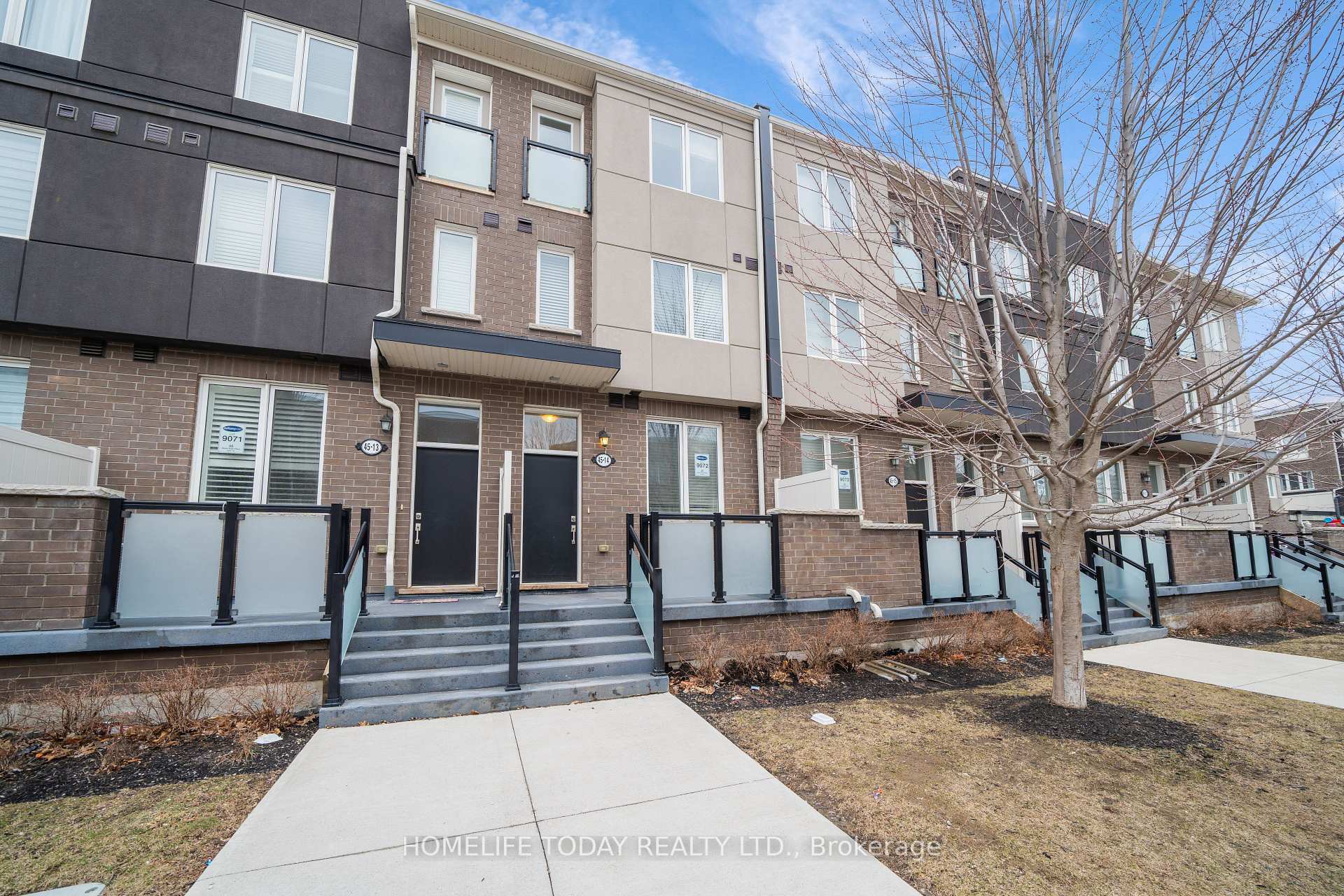 Property Photo: 45 Heron Park Place 14 ON M1E 0B8