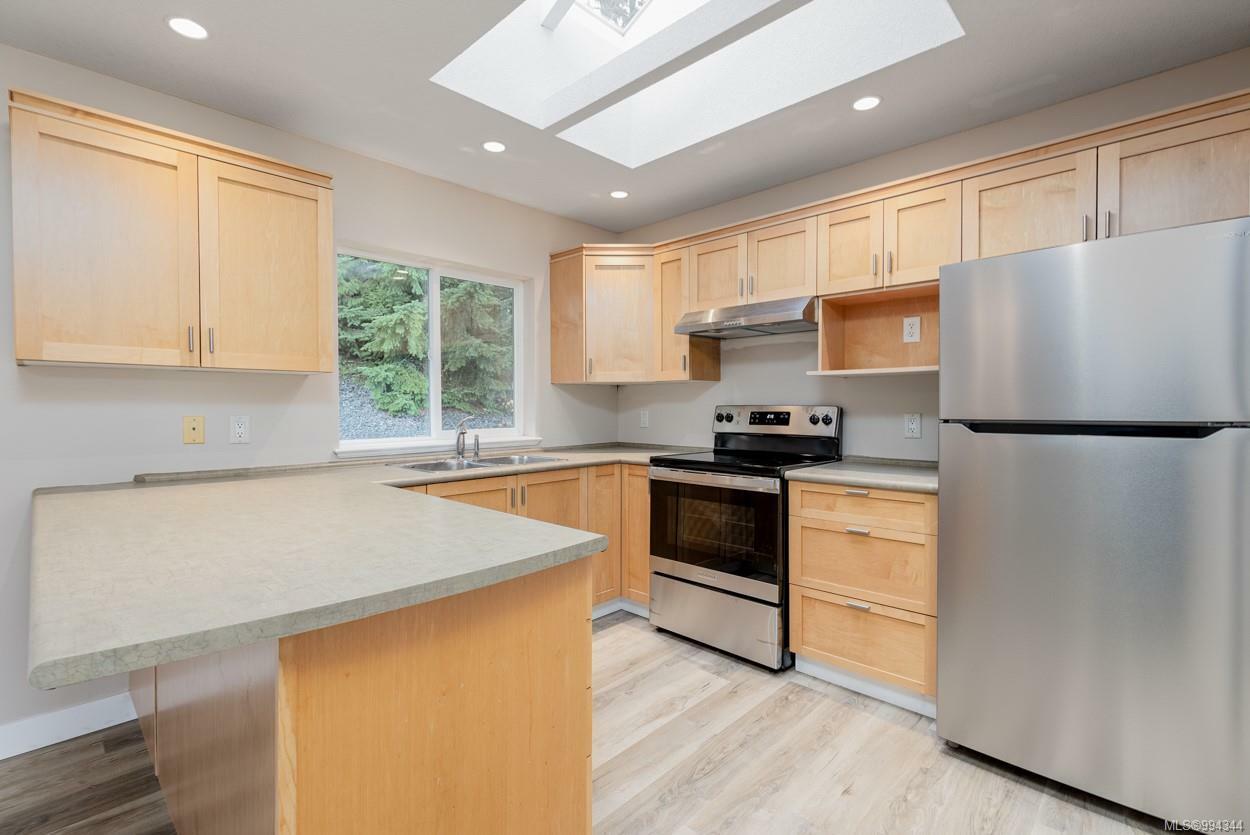 Photo de la propriété:  371 Harwell Rd  BC V9R 6Y8 