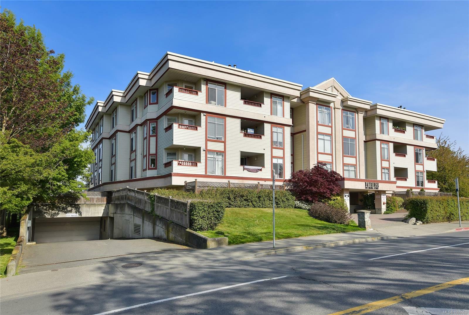 Property Photo:  2511 Quadra St 305  BC V8T 4E1 