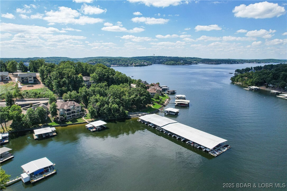 Property Photo: 1163 Beacon Pointe Circle MO 65049