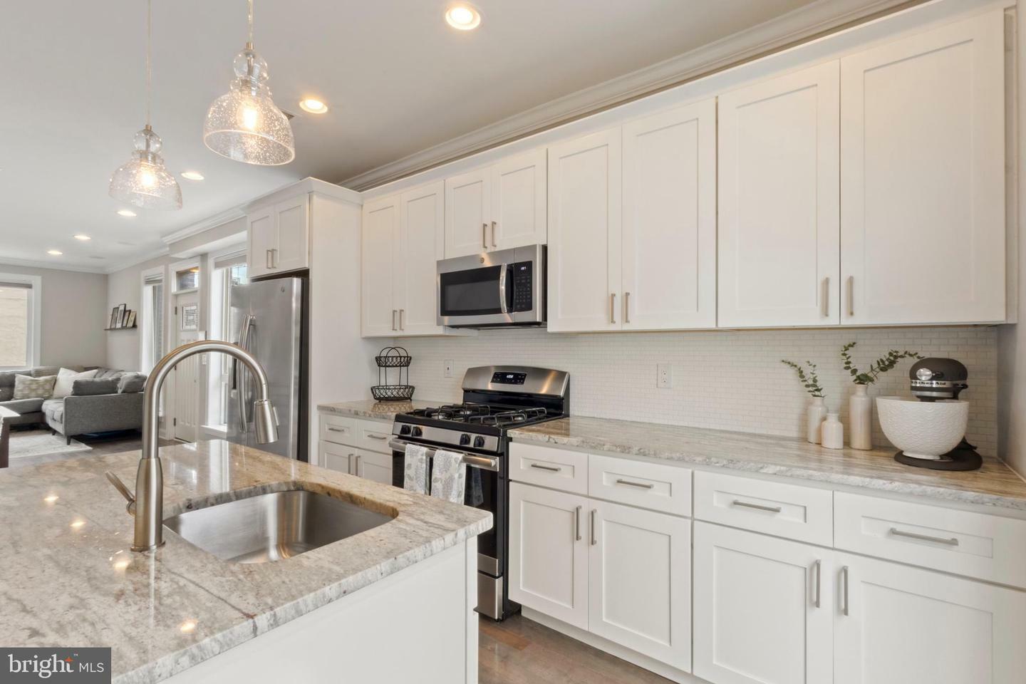 Property Photo: 1556 S Capitol Street PA 19146