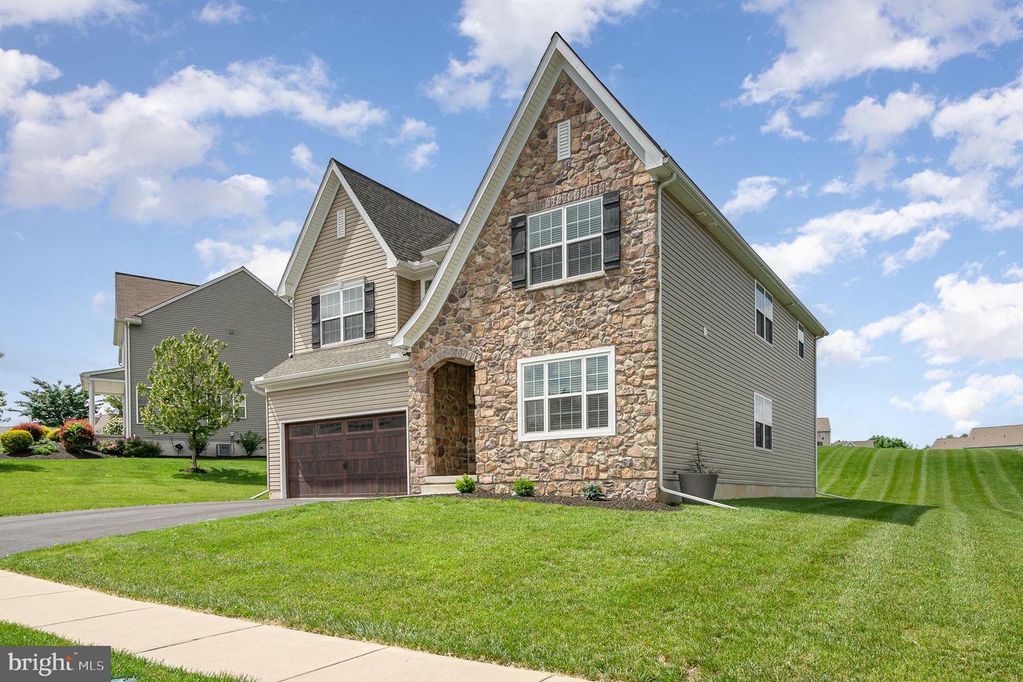Property Photo: 7038 Woodsman Drive PA 17111