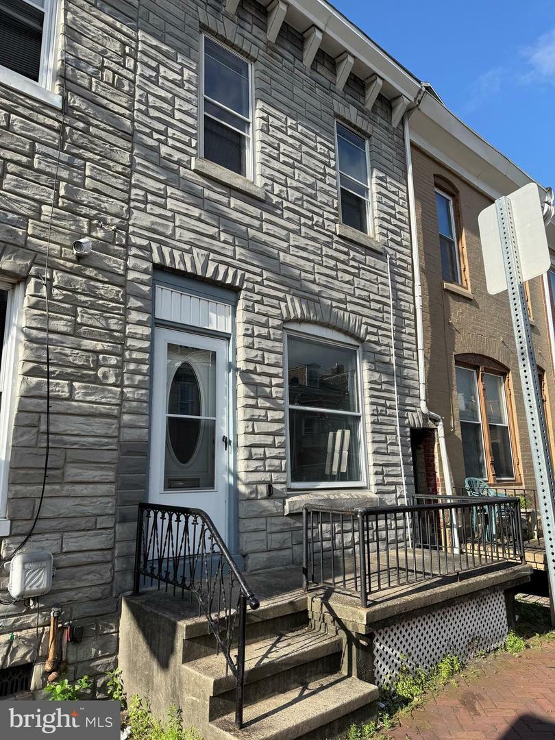Property Photo: 1048 Chestnut Street PA 19602