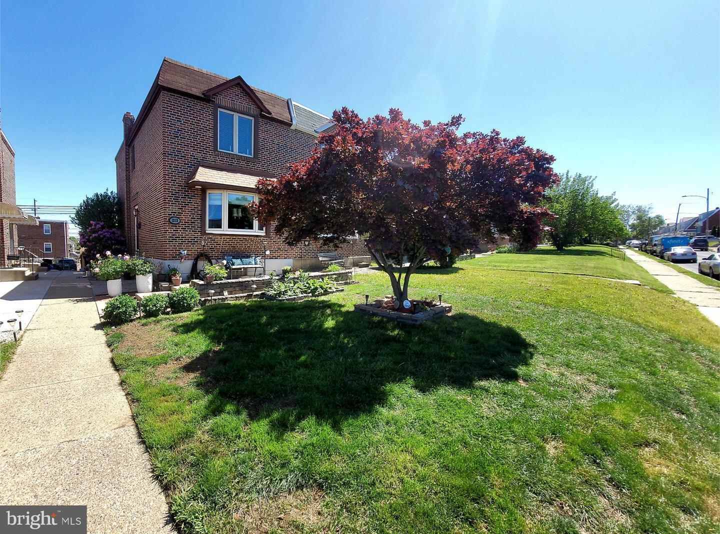 Property Photo: 1213 Englewood Street PA 19111