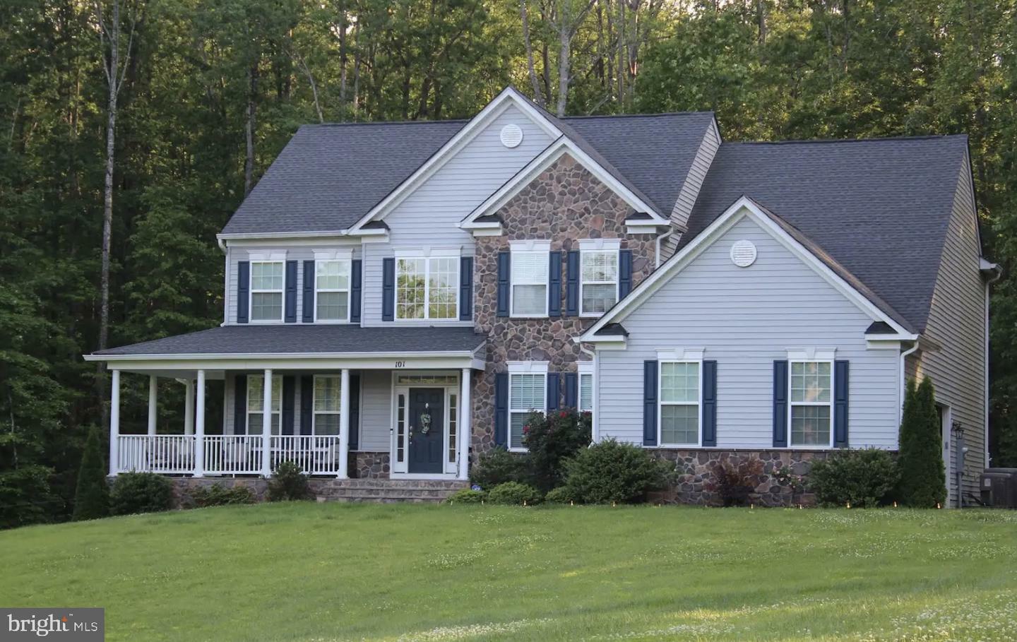 Property Photo: 101 Richwood Cove VA 22406
