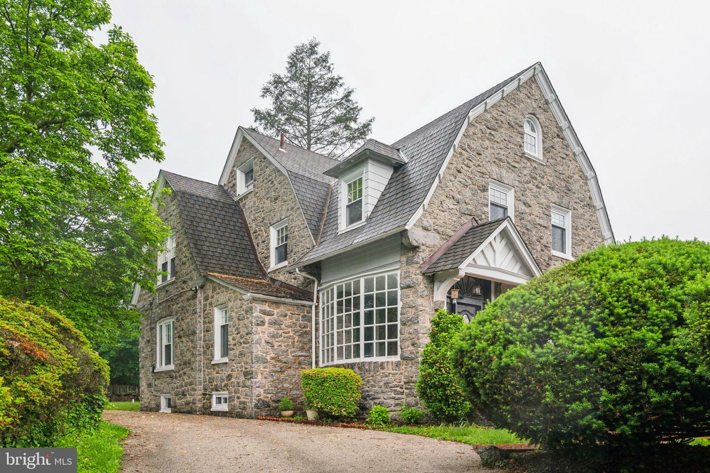 2424 Golf Road  Philadelphia PA 19131 photo