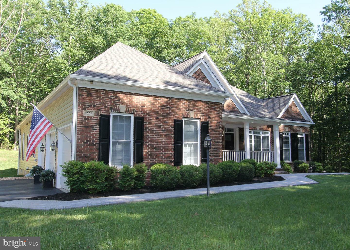 Property Photo: 7308 Glenhaven Drive VA 22407