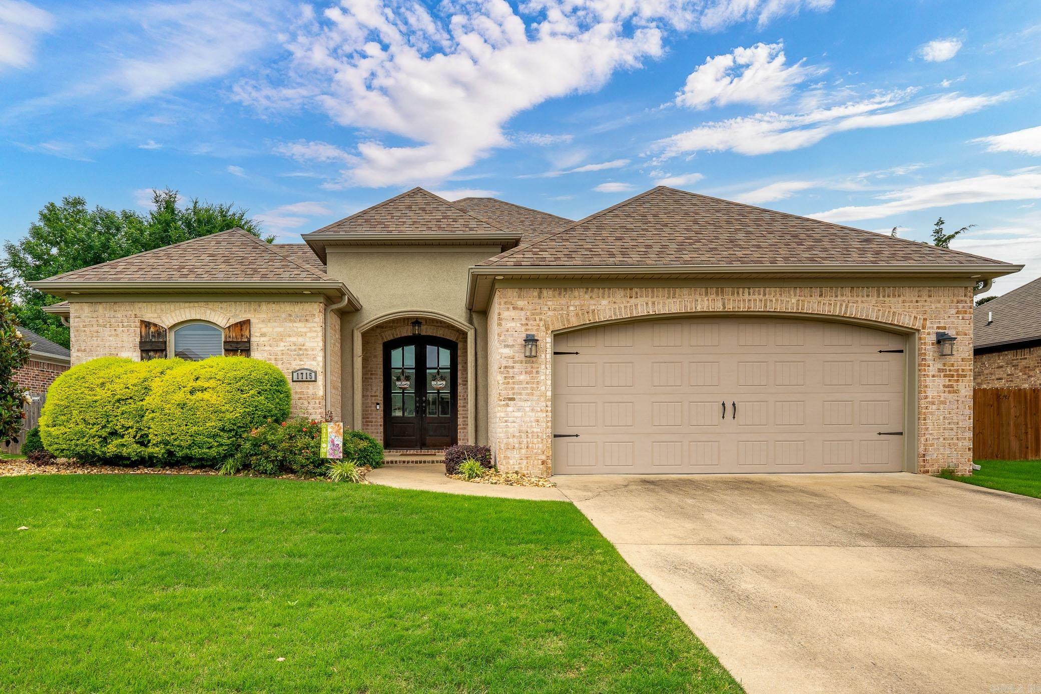 Property Photo: 1715 Sylar Circle AR 72034