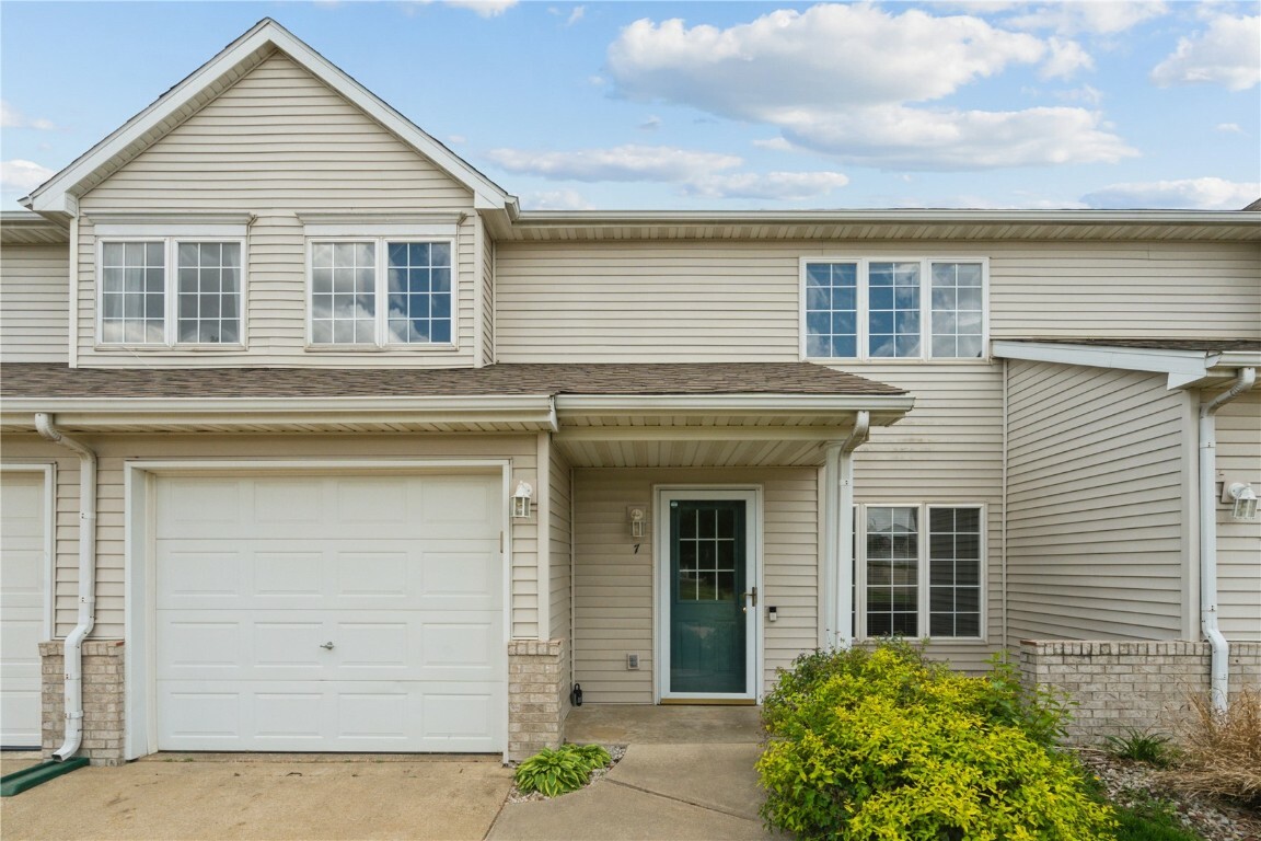 3035 English Glen Court D7  Marion IA 52302 photo
