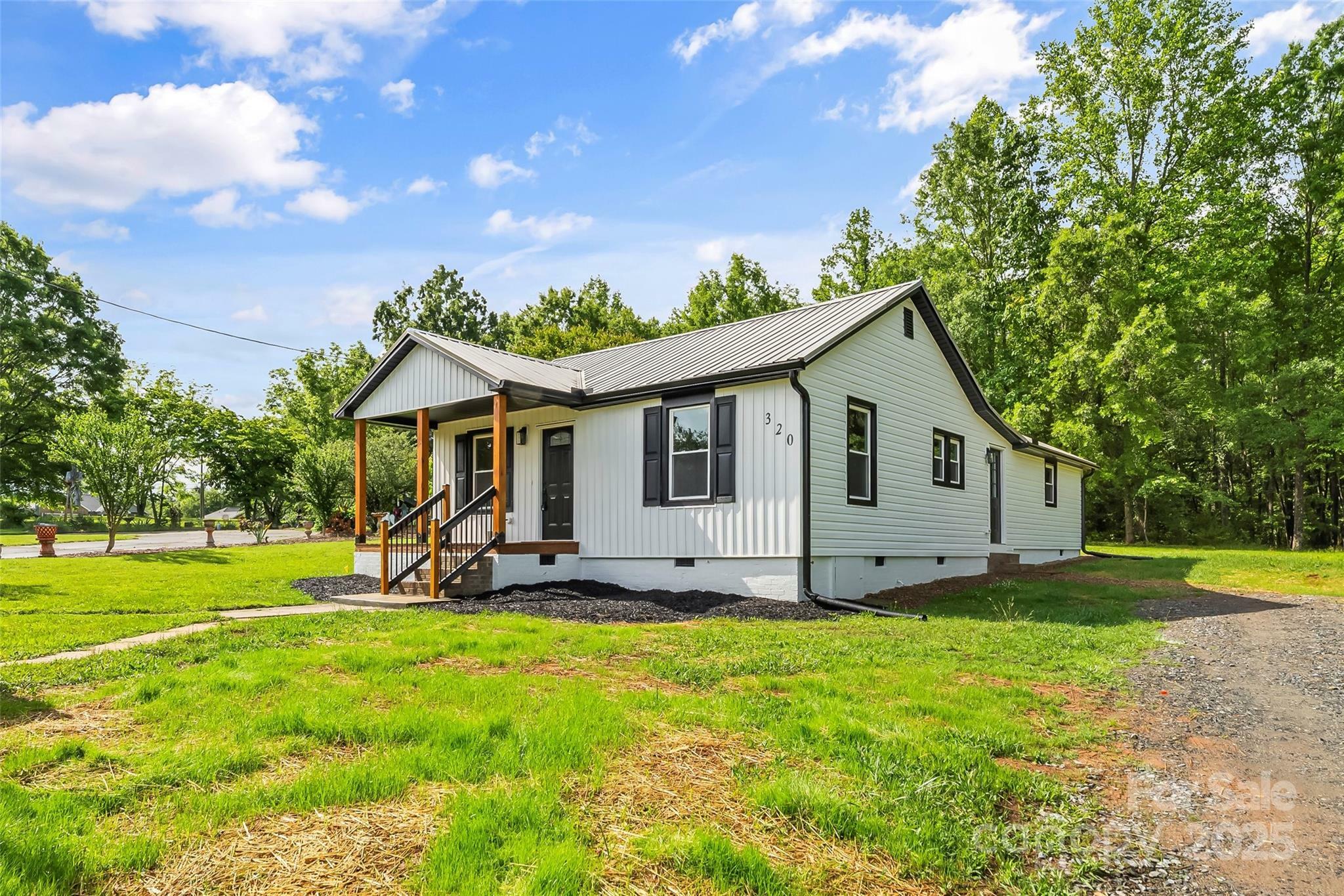 Property Photo: 320 E Pine Street NC 28650