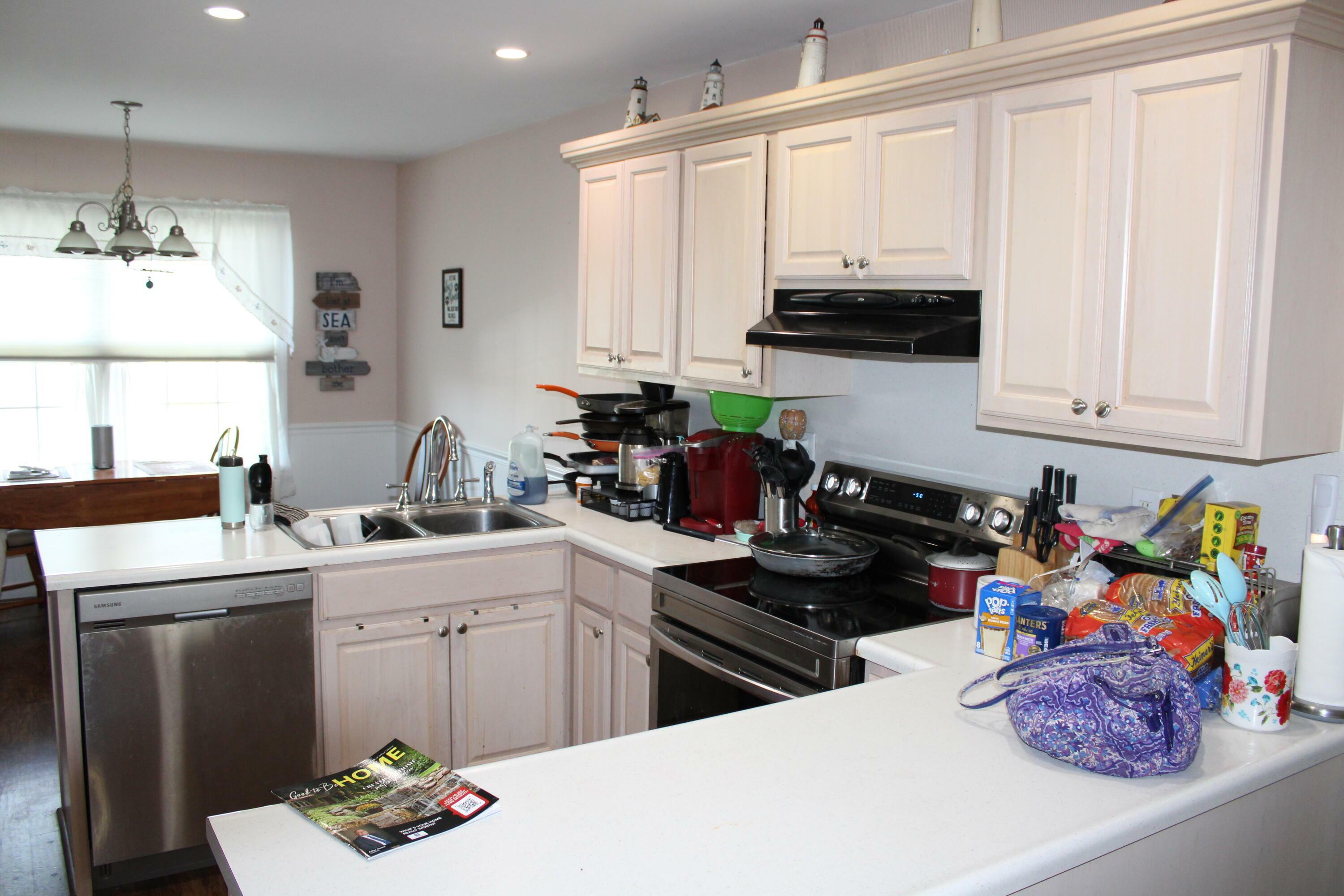 Property Photo: 8193 Landis SW Road OH 43102
