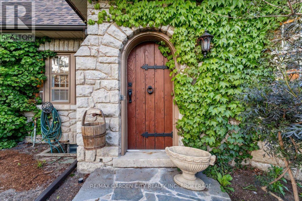 Property Photo: 1 Glenridge Avenue ON L2R 4W5