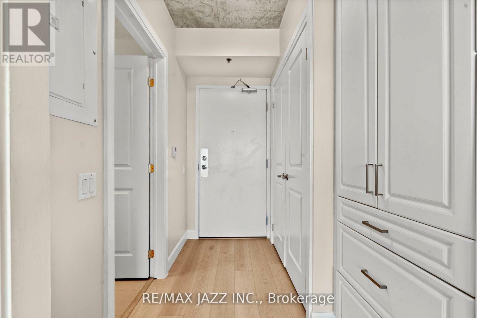 Property Photo: 1900 Simcoe Street North 622 ON L1G 4Y3