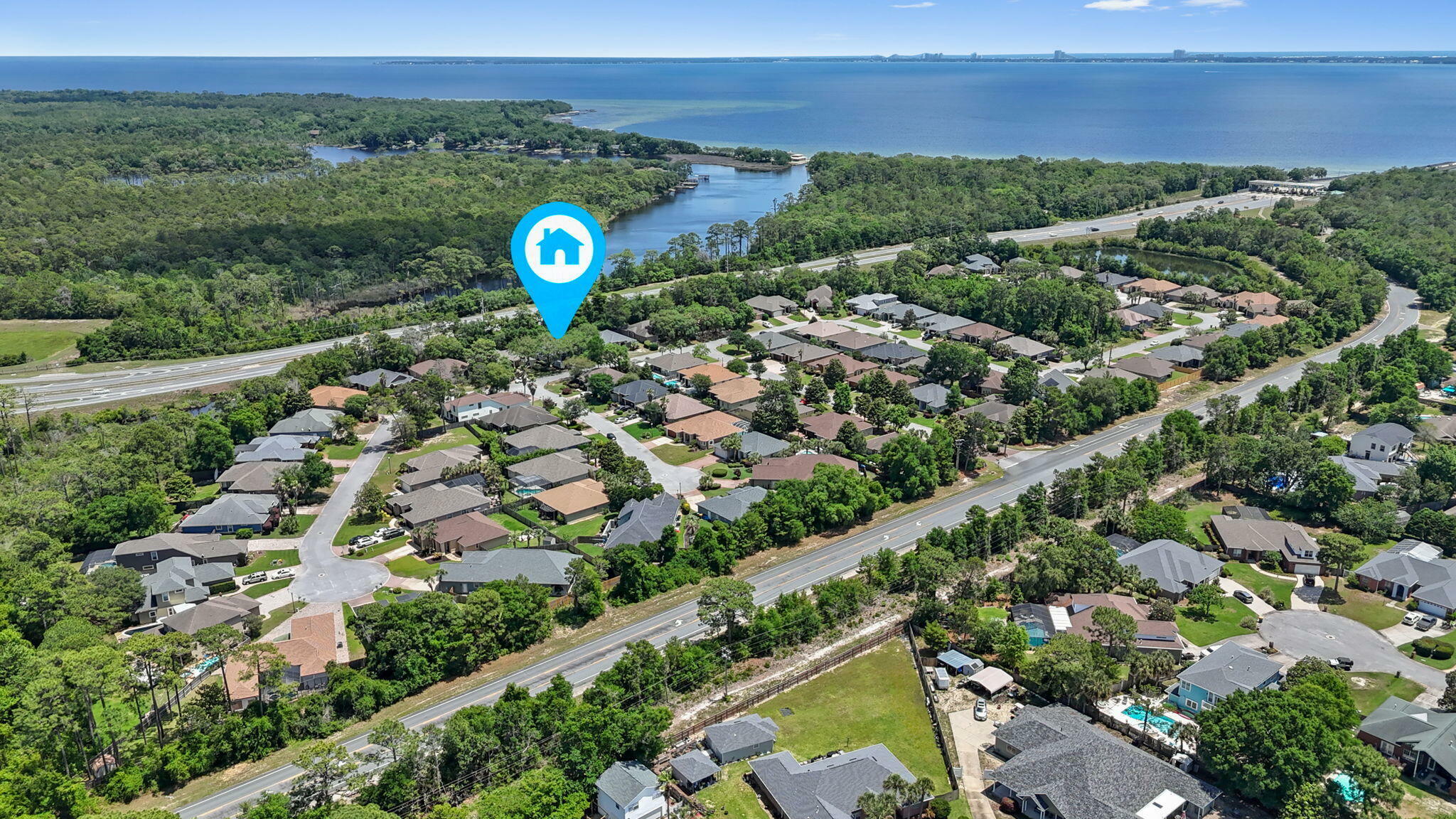 Property Photo: 1049 Napa Way FL 32578