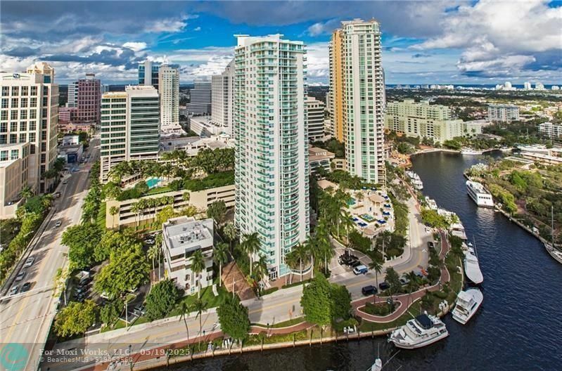 Property Photo: 347 N New River Dr Ph4 FL 33301