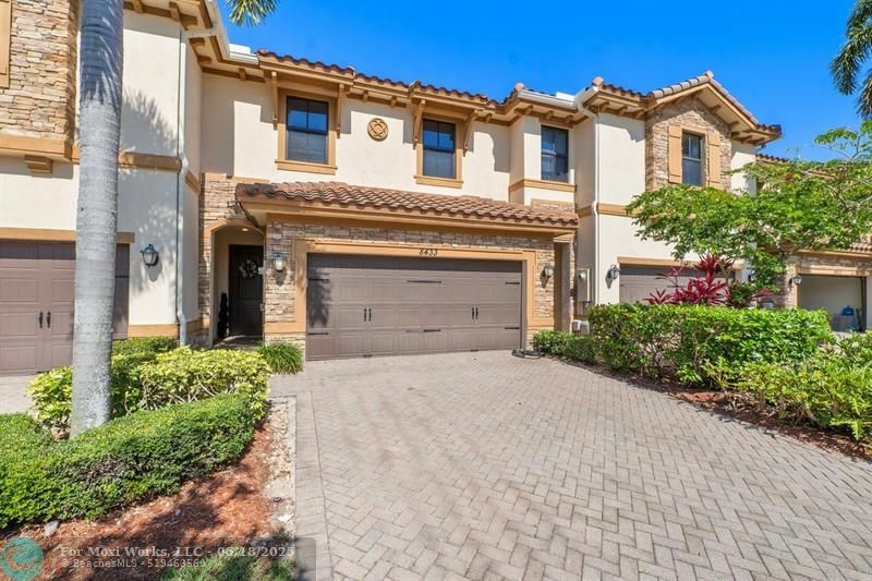 Property Photo: 8433 Blue Cove Way 8433 FL 33076