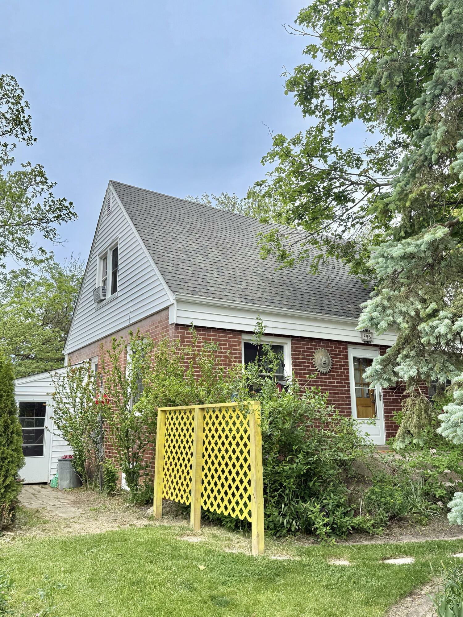 Property Photo: 805 Academy Street IN 46383