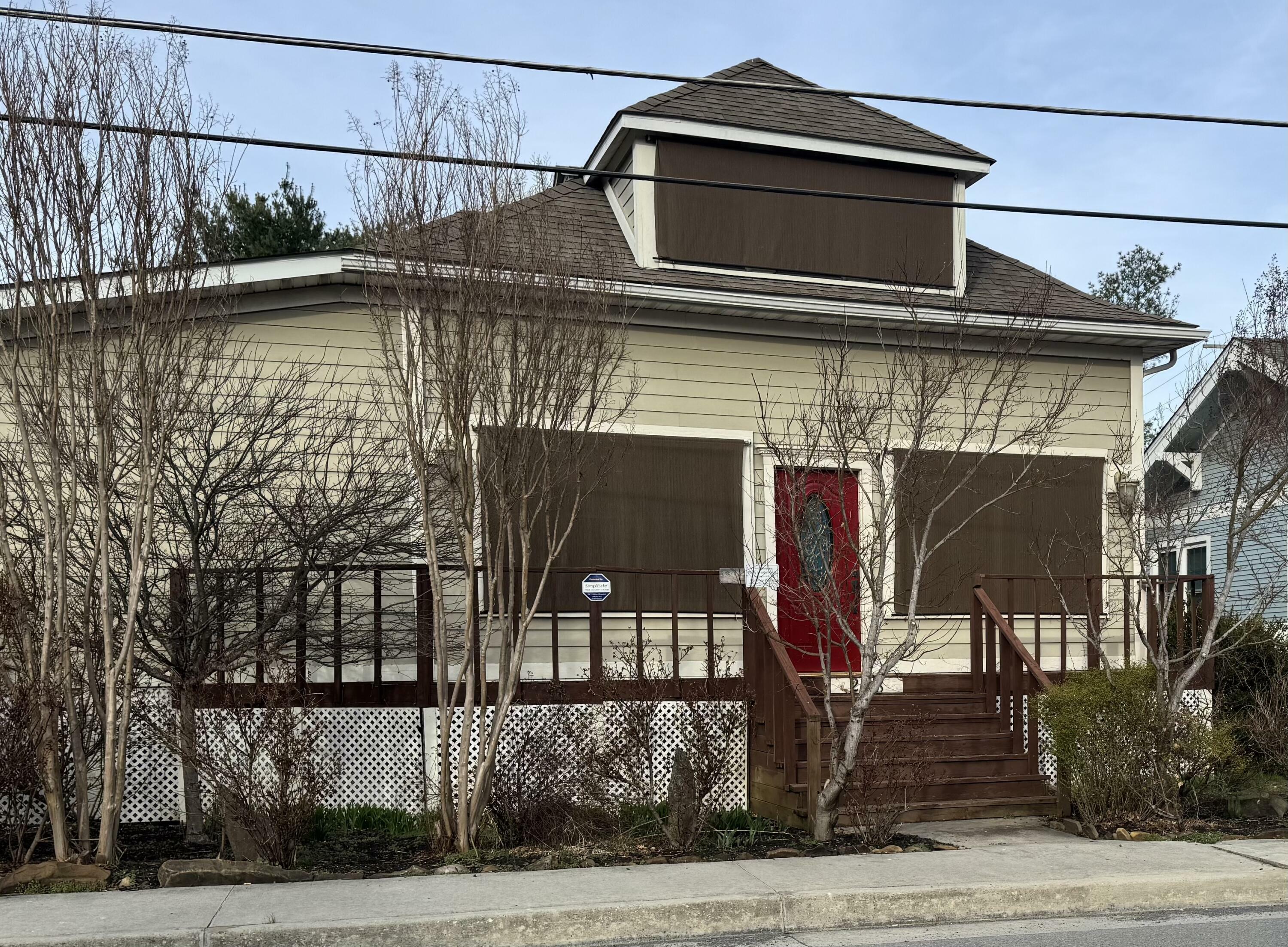 Property Photo: 228 Greenbrier Avenue WV 24901