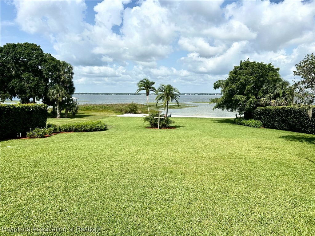 Property Photo: 1831 Lakeview Drive FL 33870