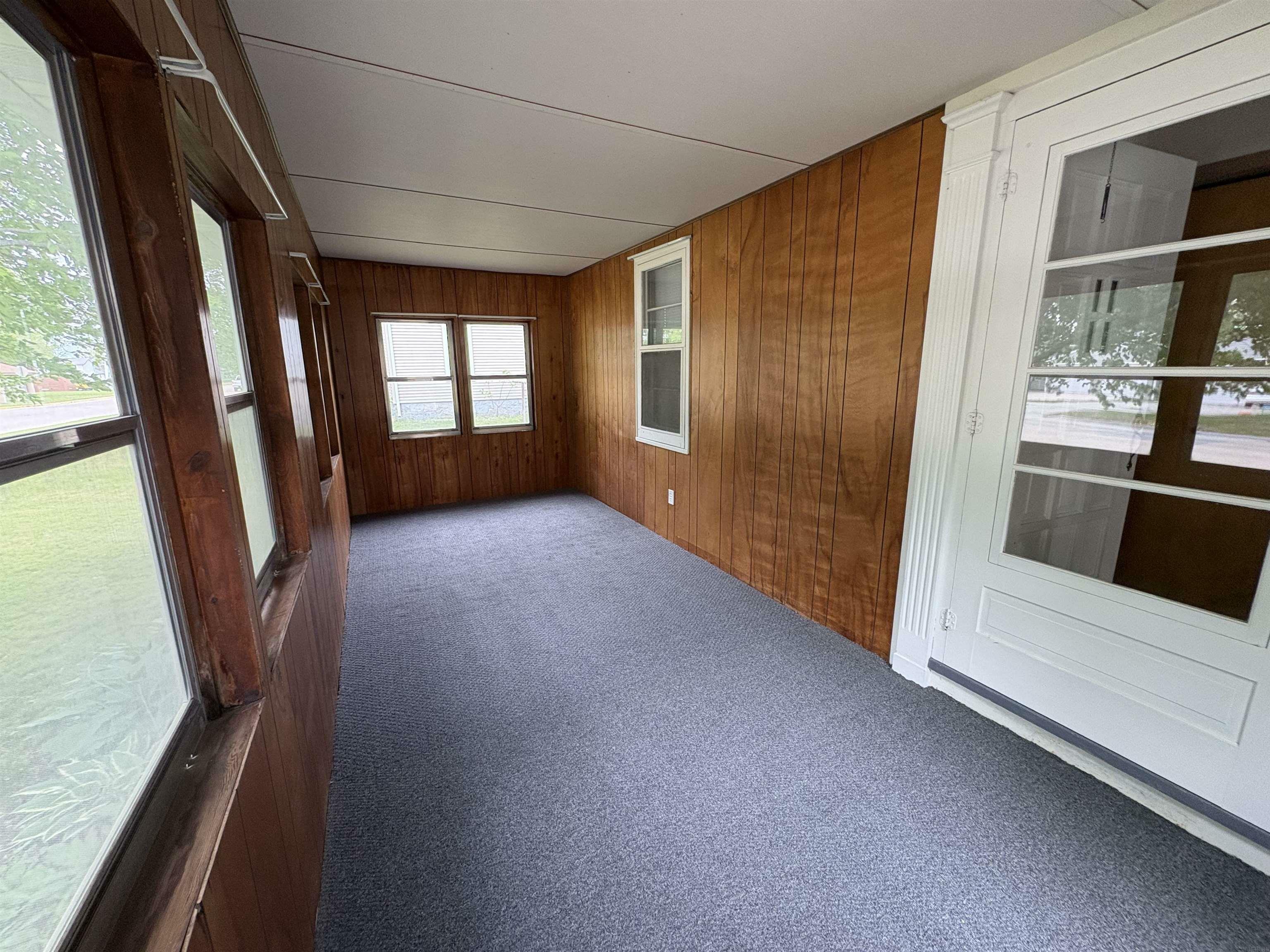 Property Photo: 307 NE 6th Avenue IA 50644