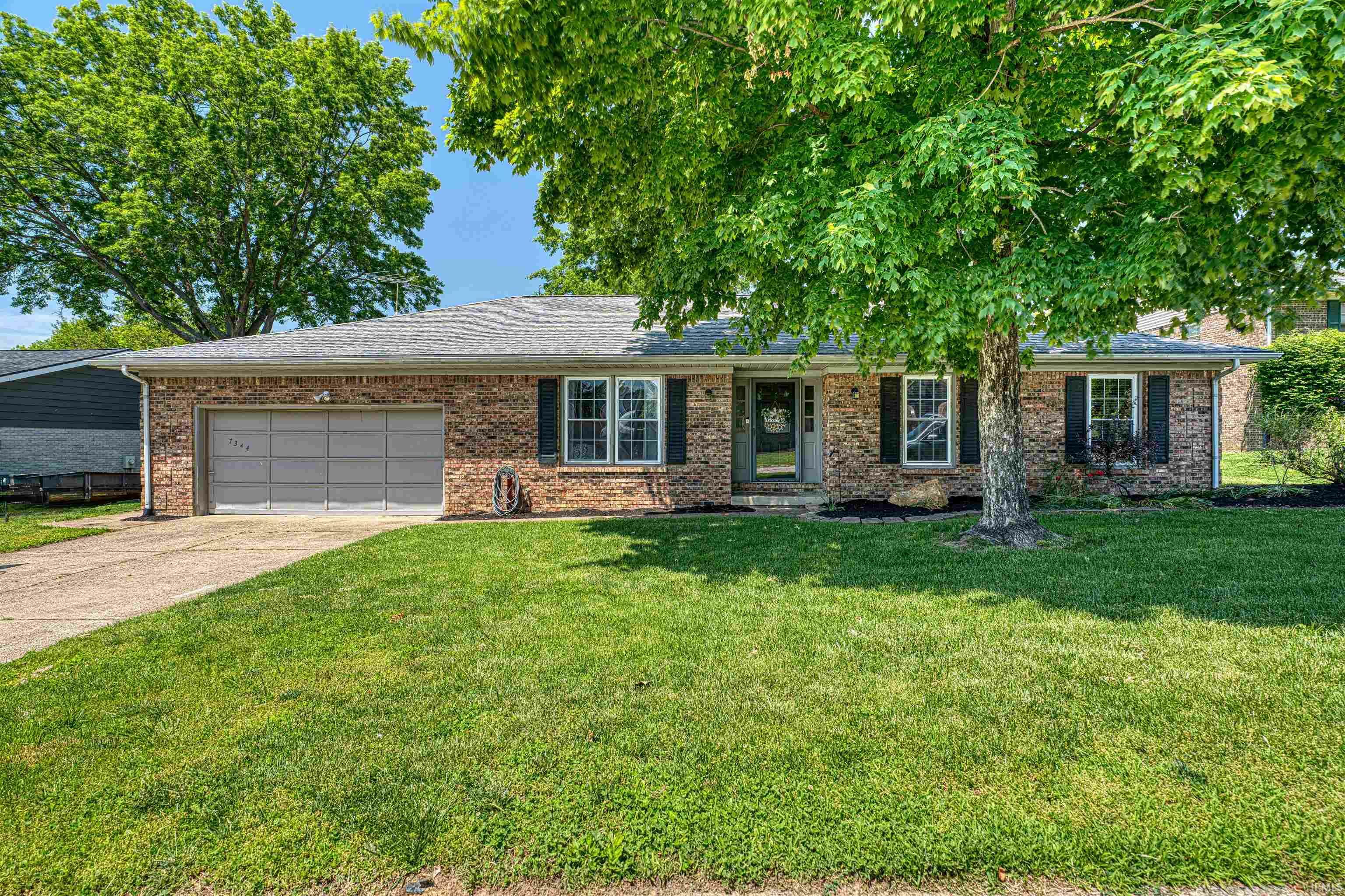 Property Photo: 7344 Nottingham Drive IN 47630