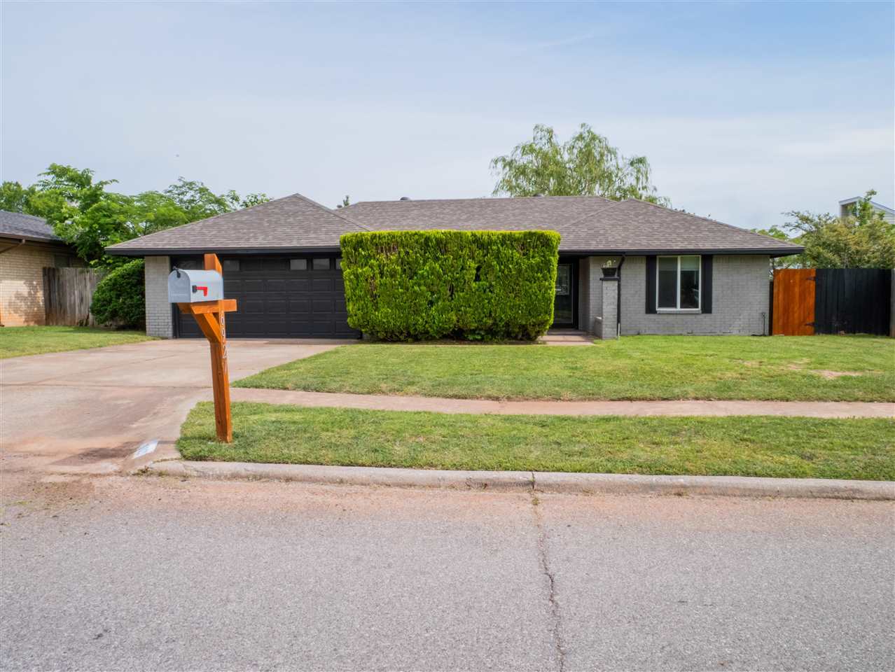 6921 SW Beta Avenue  Lawton OK 73505-6646 photo
