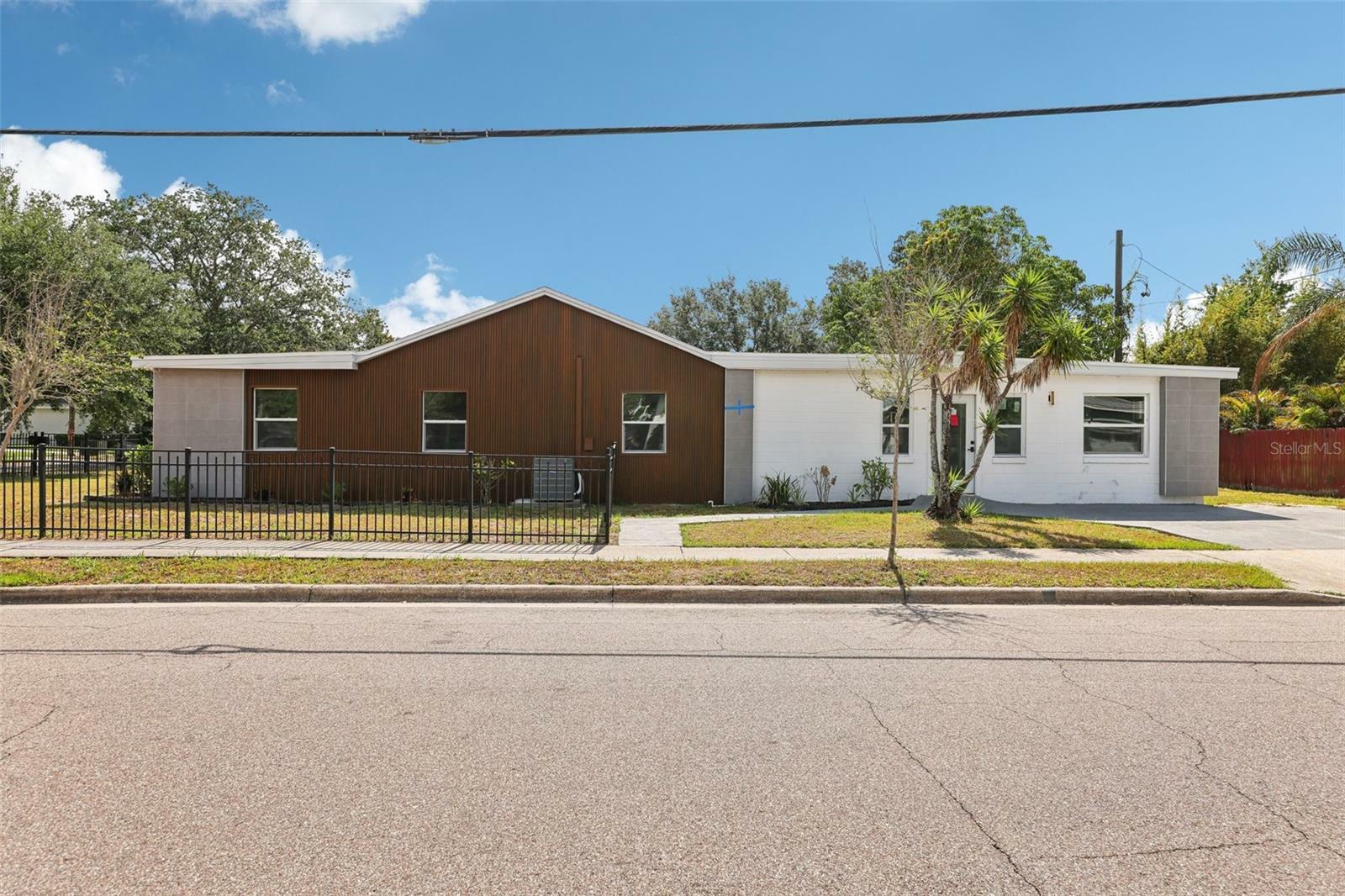 Property Photo: 730 W Swoope Avenue FL 32789