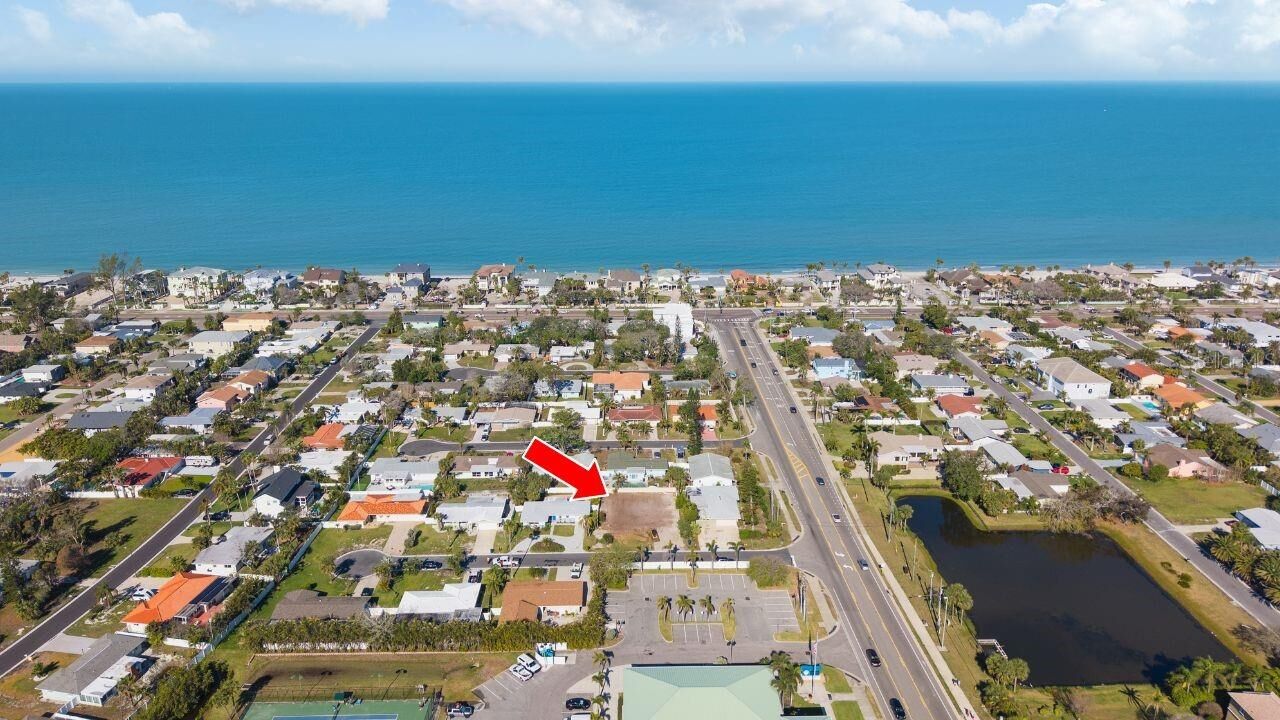 Property Photo:  1020 Cedar Drive  FL 33786 