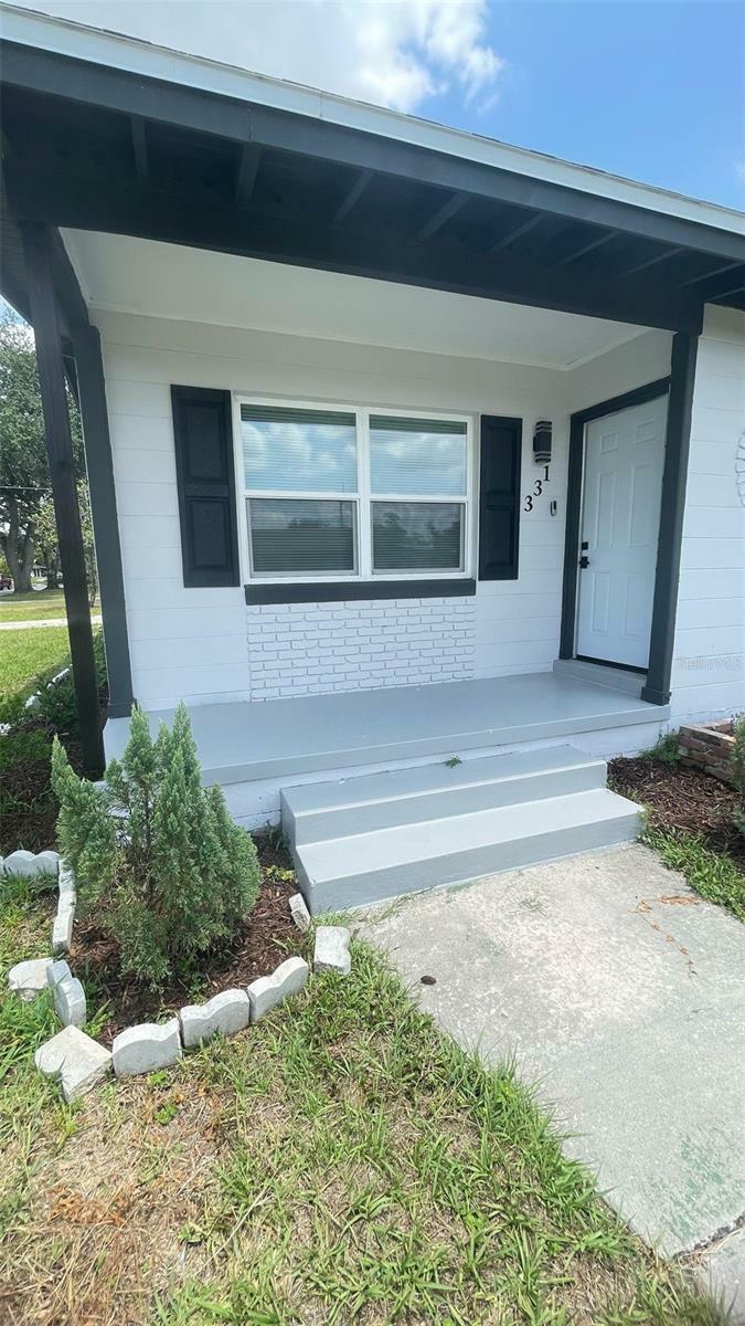 Property Photo: 331 N Dollins Avenue FL 32805