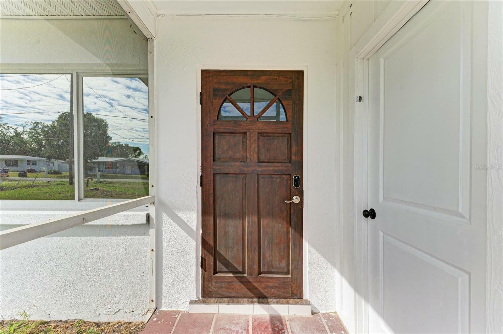Property Photo: 818 Padgett Avenue FL 34237