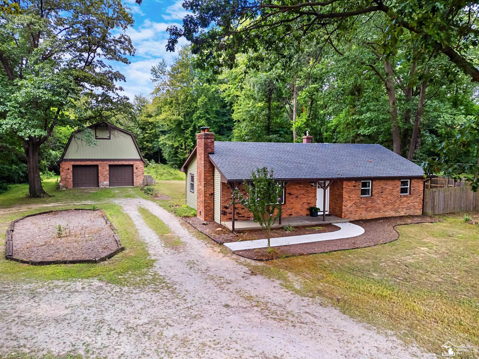 Property Photo:  6505 Clover Lane  MI 48144 