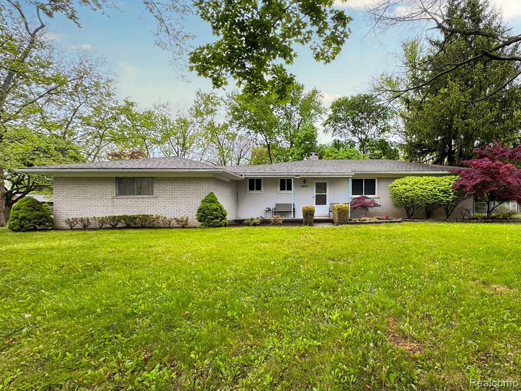 Property Photo: 28711 Lorikay Street MI 48334 2835
